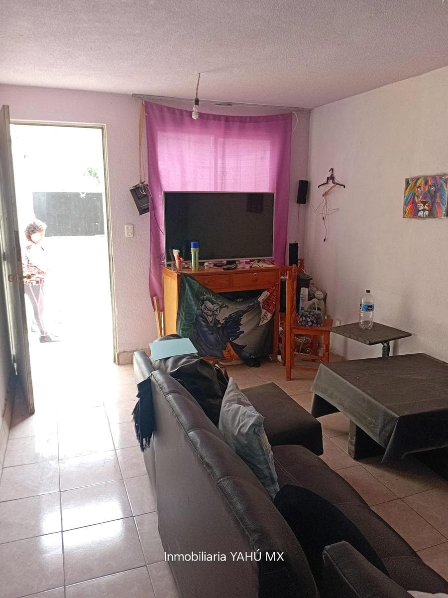 House with 2 Apartments in Chicoloapan
