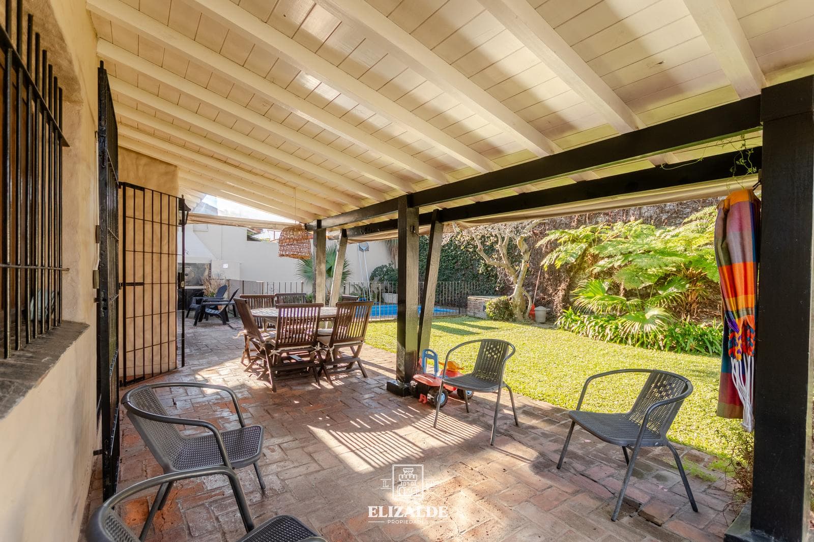 John F. Kennedy and Zanocchi - House with garden, pool, and barbecue - For Sale