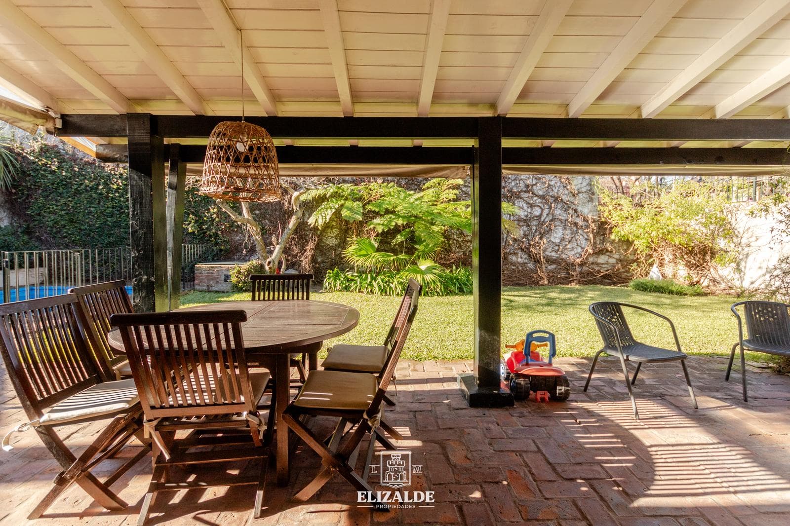 John F. Kennedy and Zanocchi - House with garden, pool, and barbecue - For Sale