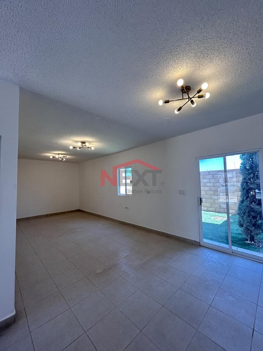HOUSE FOR SALE IN COL. LAS PROVINCIAS