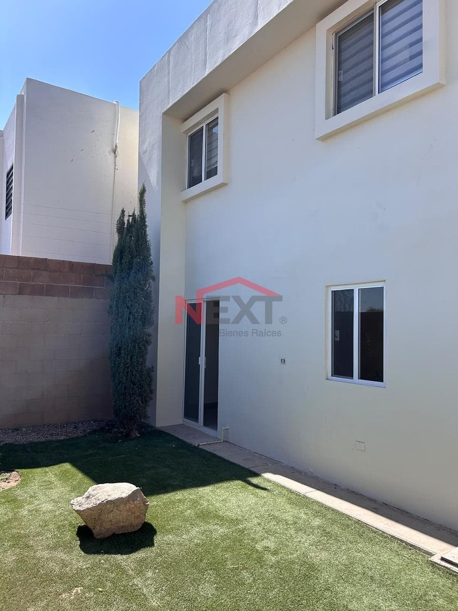 HOUSE FOR SALE IN COL. LAS PROVINCIAS
