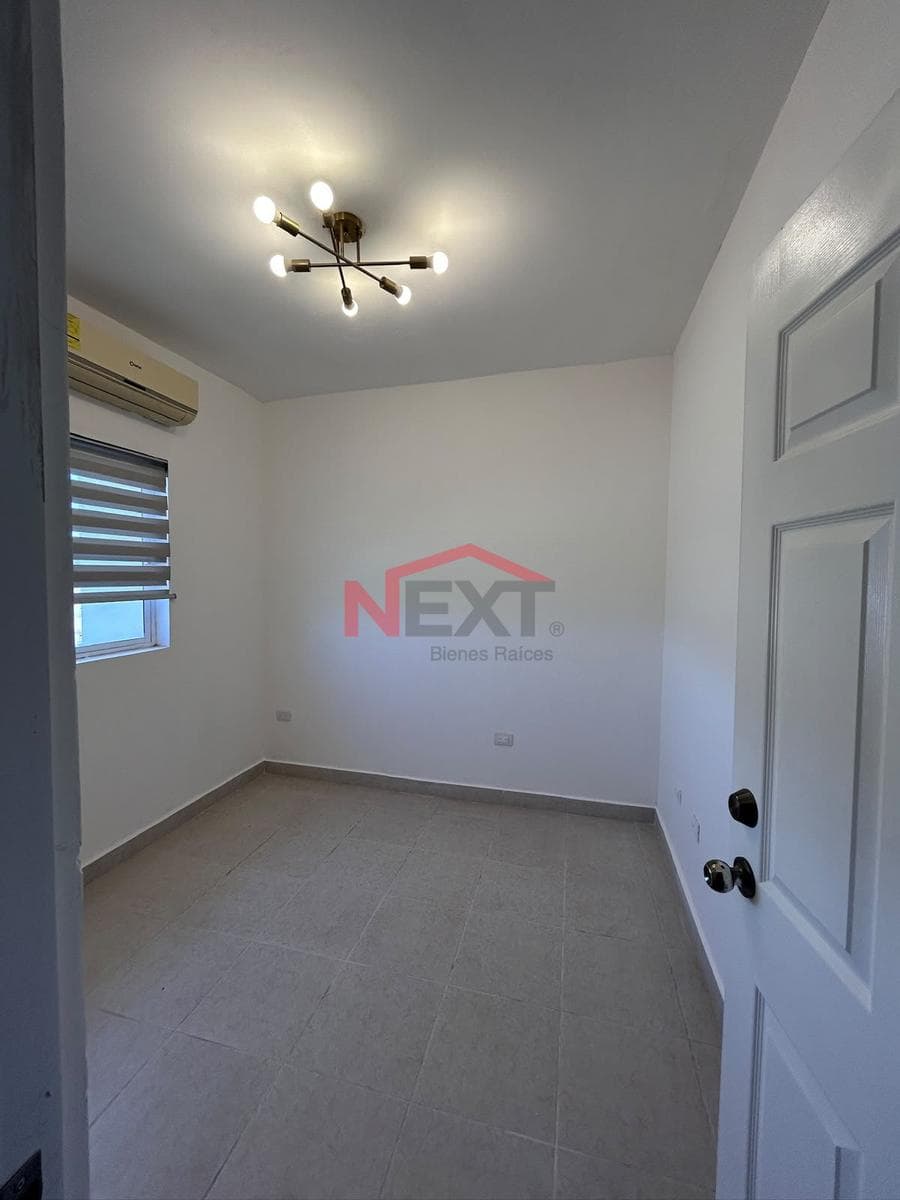 HOUSE FOR SALE IN COL. LAS PROVINCIAS