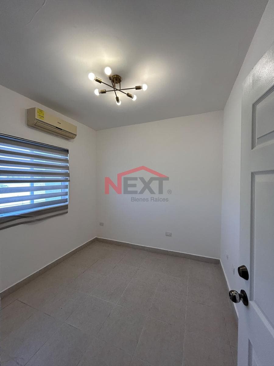 HOUSE FOR SALE IN COL. LAS PROVINCIAS