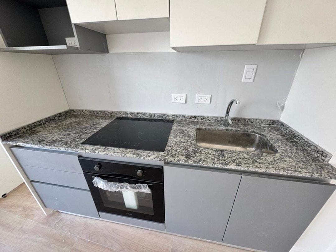 TWO-ROOM APARTMENT FOR SALE WITH BALCONY IN RECOLETA
