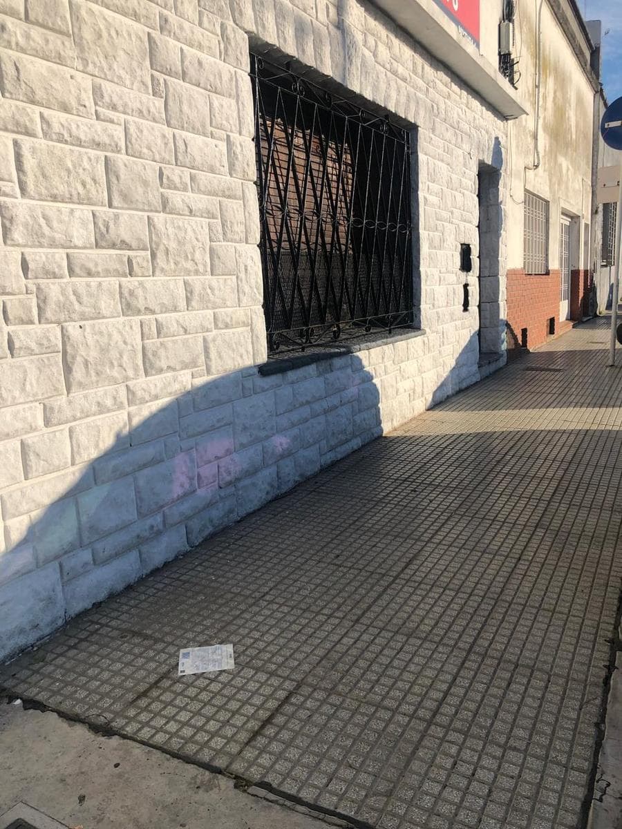 HOUSE FOR SALE IN NEED OF RENOVATION IN BARRACAS—DOWN PAYMENT + INSTALLMENTS