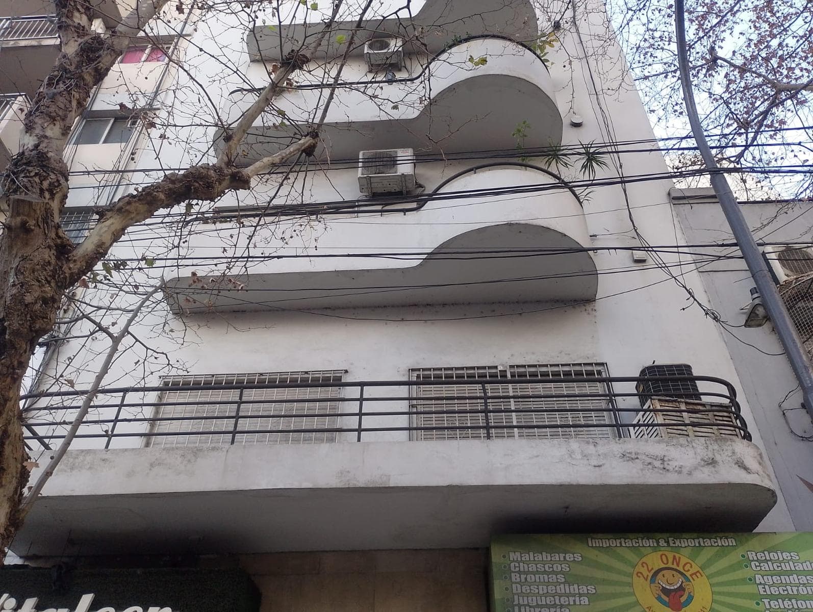 3-Room Apartment for Sale in Balvanera, Facing the Street with a Bright Balcony