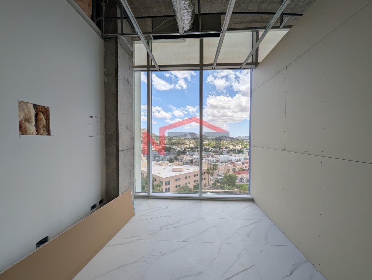 OFFICE FOR RENT IN THE CELTARA MEDICAL TOWER