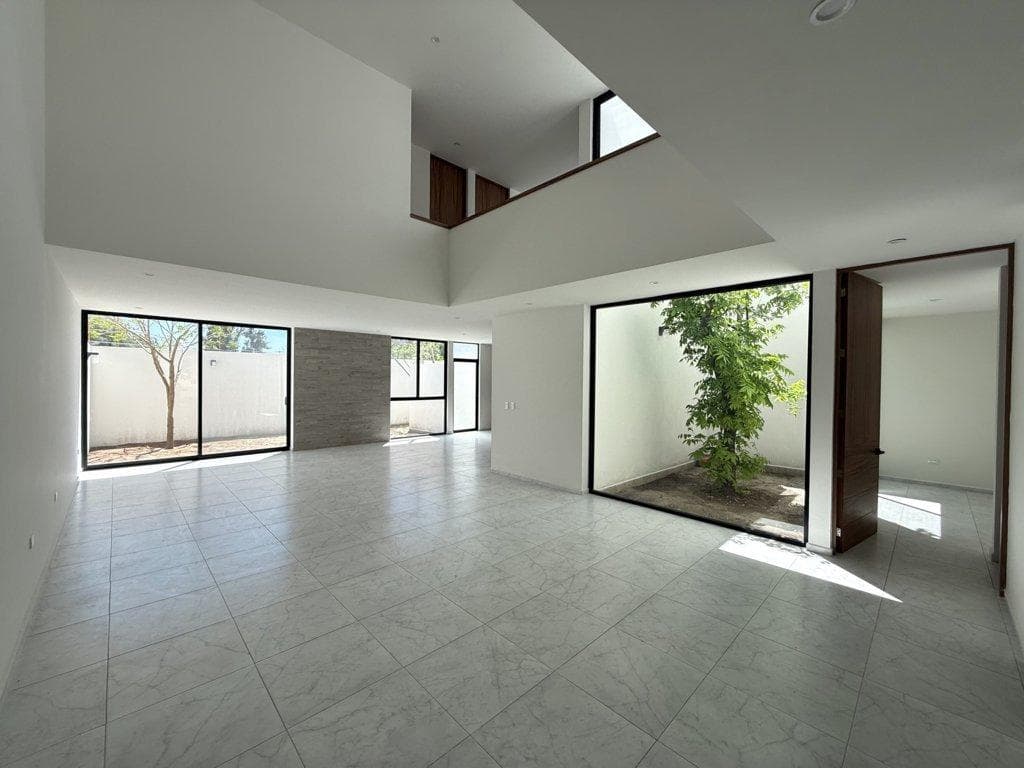House in Quinta Los Olivos New (Northwest)