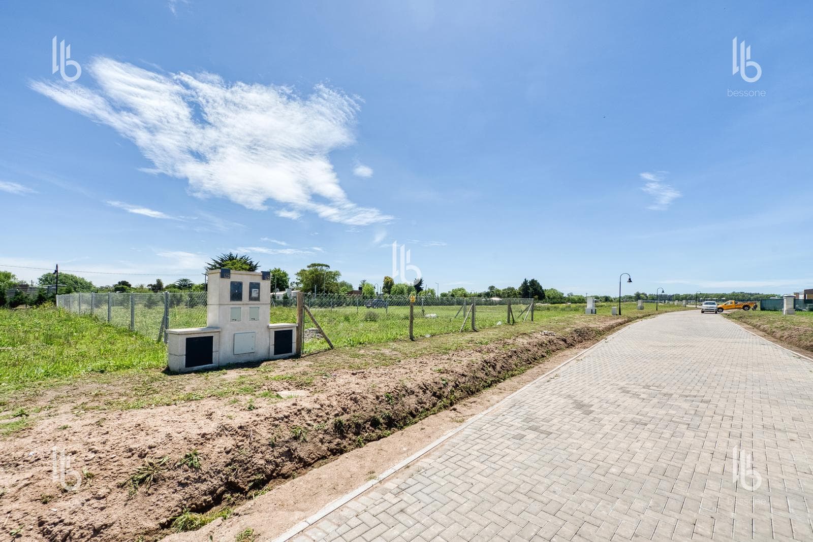 Lot in Developer Park