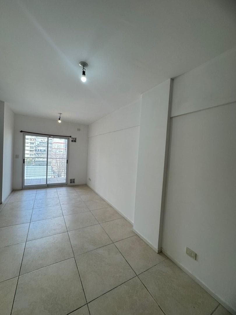 2-bedroom apartment with a balcony facing the rear of the building, in excellent condition