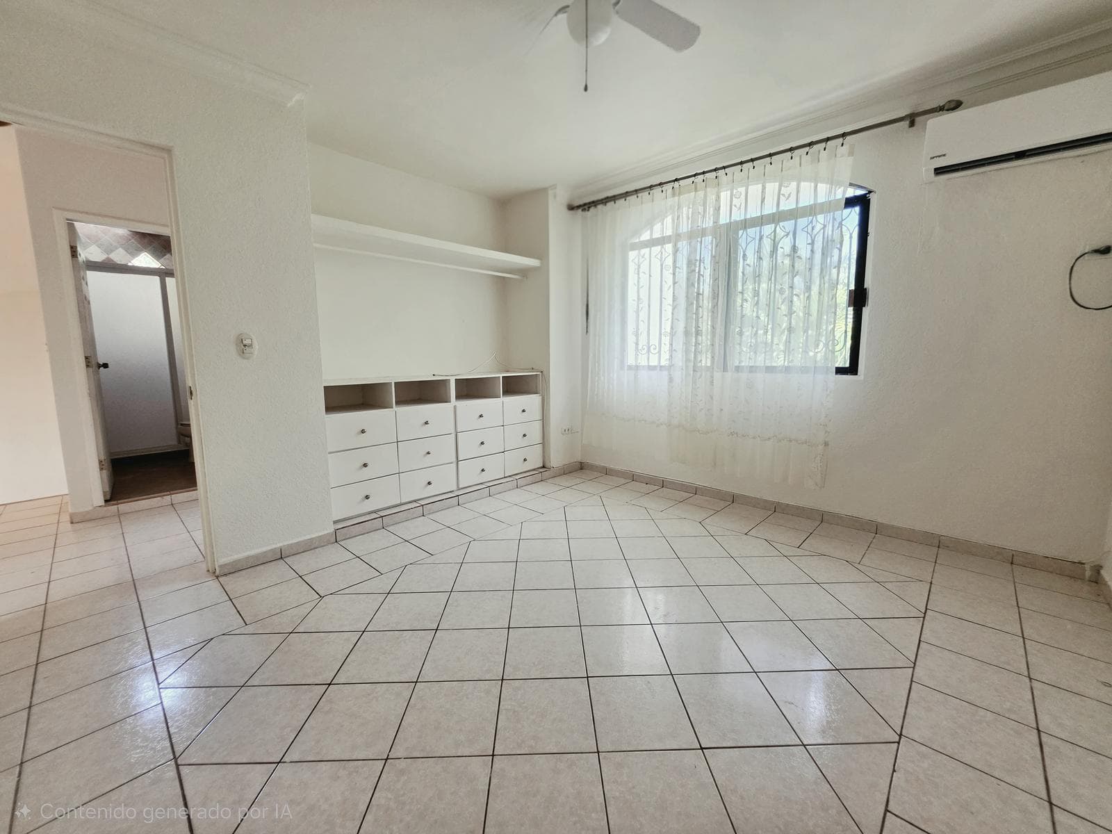 CASA FAMILIAR EN RENTA A POCOS METROS DE LA PLAYA