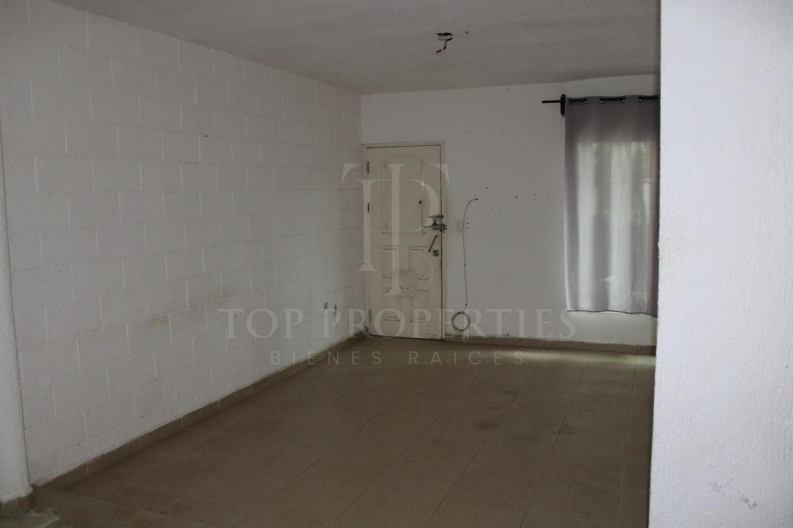 HOUSE FOR SALE, SMZ 105, TIERRA MAYA SUBDIVISION, CANCUN, QUINTANA ROO.