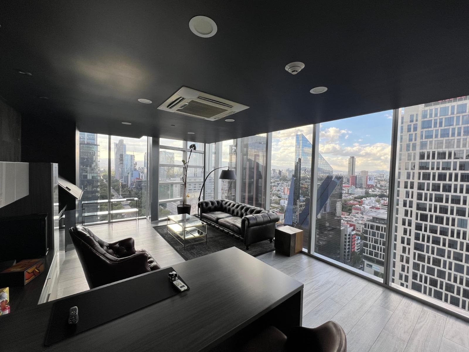 Office for Rent on Paseo de la Reforma
