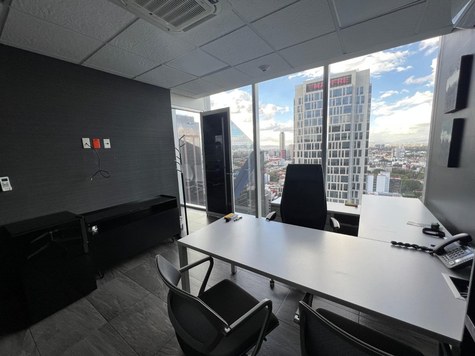 Office for Rent on Paseo de la Reforma