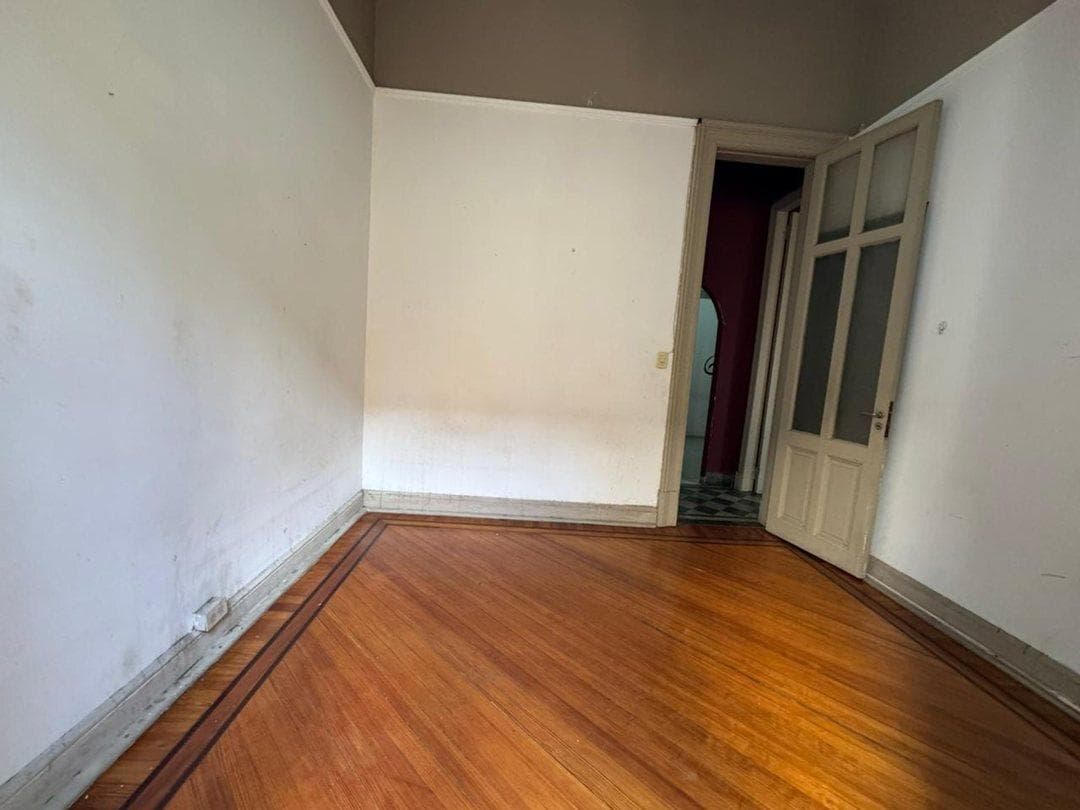 5-ROOM APARTMENT FOR SALE WITH BALCONY IN SAN NICOLÁS