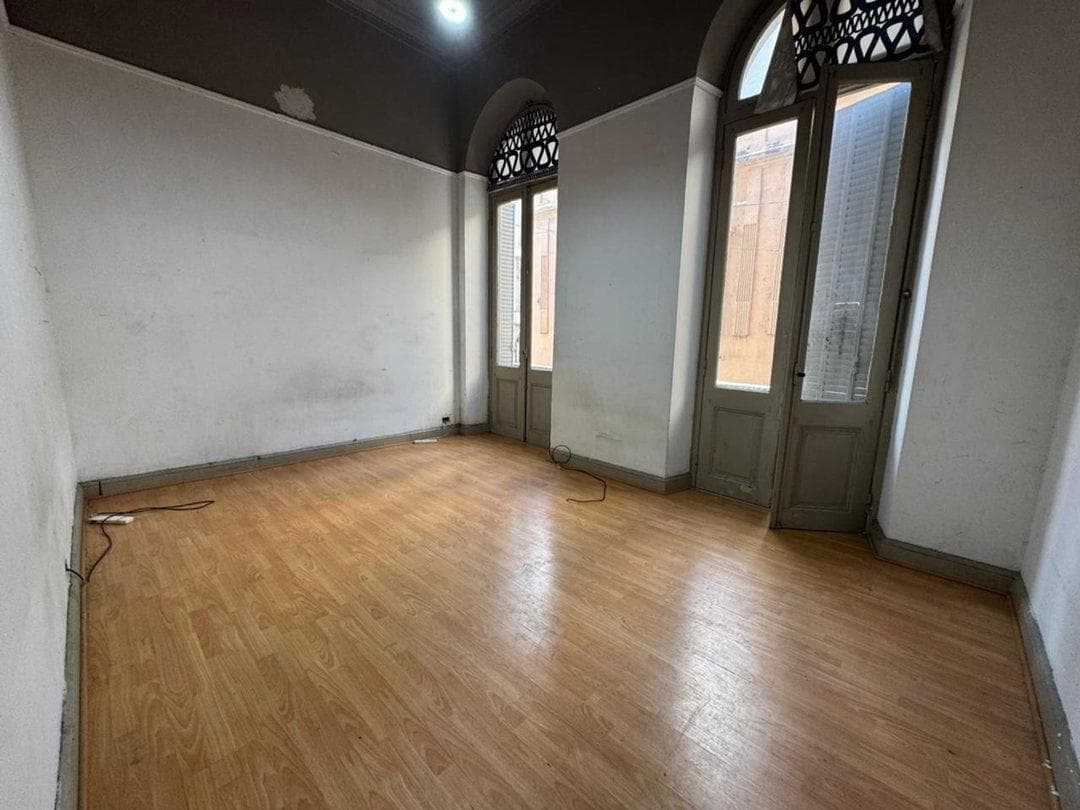 5-ROOM APARTMENT FOR SALE WITH BALCONY IN SAN NICOLÁS