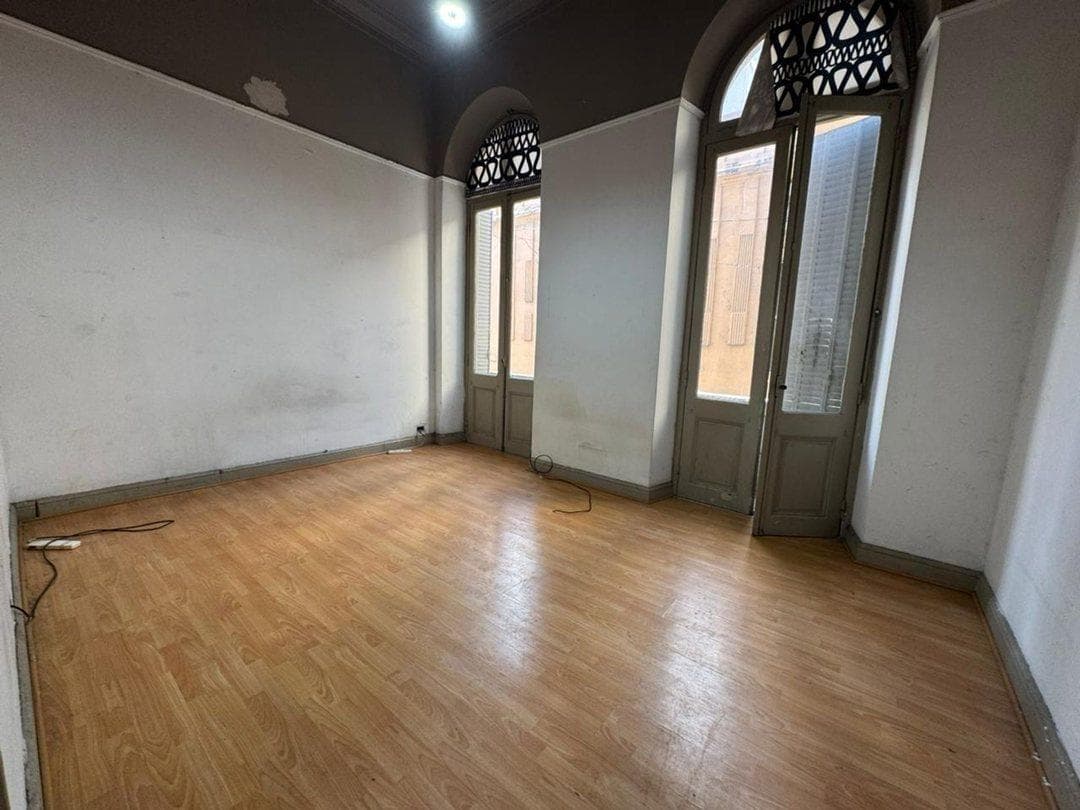 5-ROOM APARTMENT FOR SALE WITH BALCONY IN SAN NICOLÁS