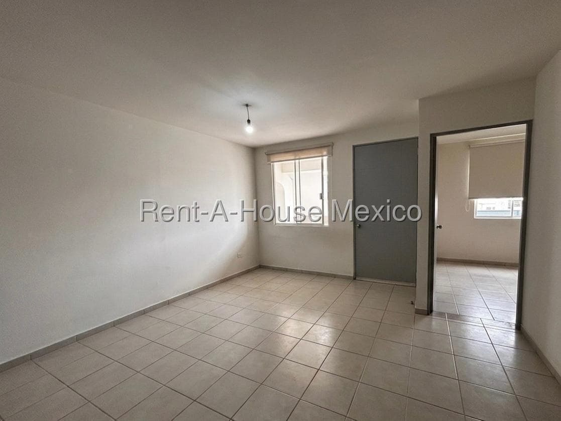Ground-Floor Apartment Near Pie de la Cuesta, Querétaro