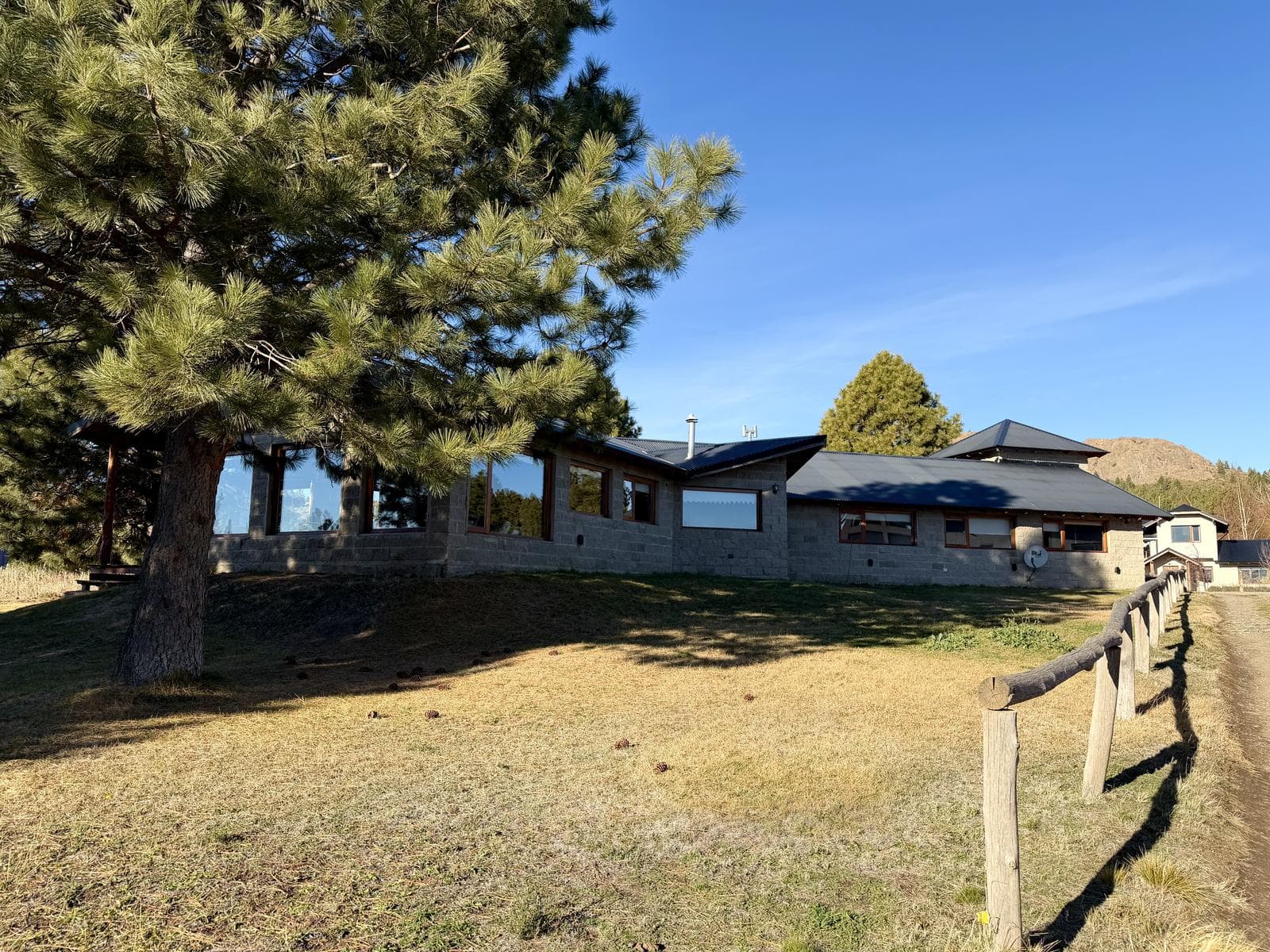 House for Sale in the "Girasoles del Limay" Neighborhood
