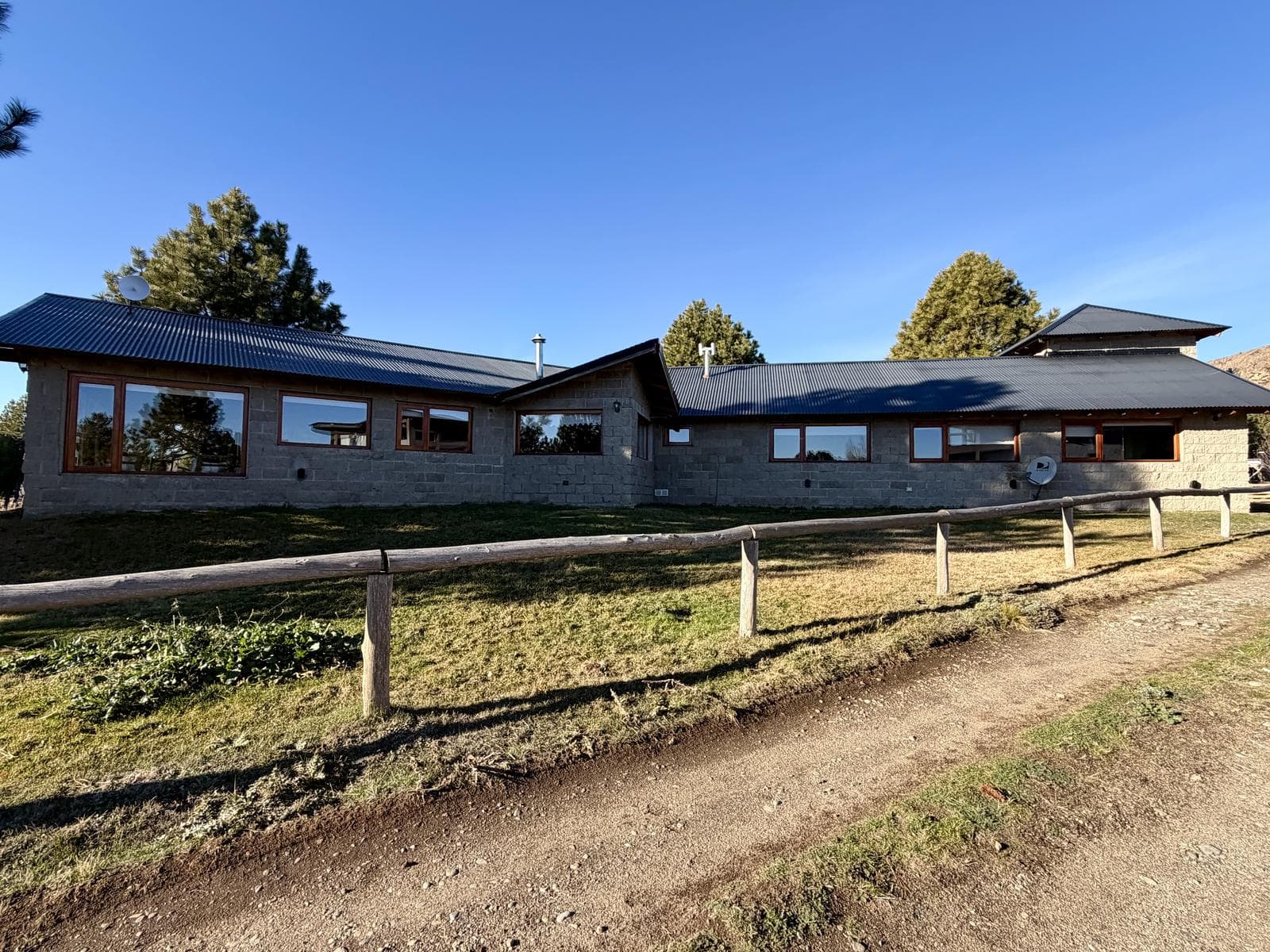 House for Sale in the "Girasoles del Limay" Neighborhood