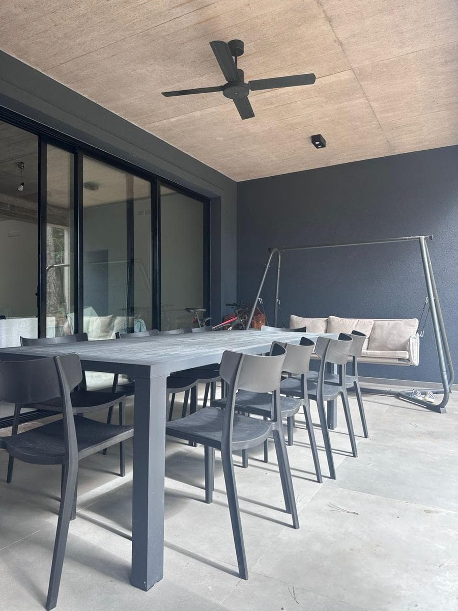 Modern 4-room house for rent in Mar de las Pampas