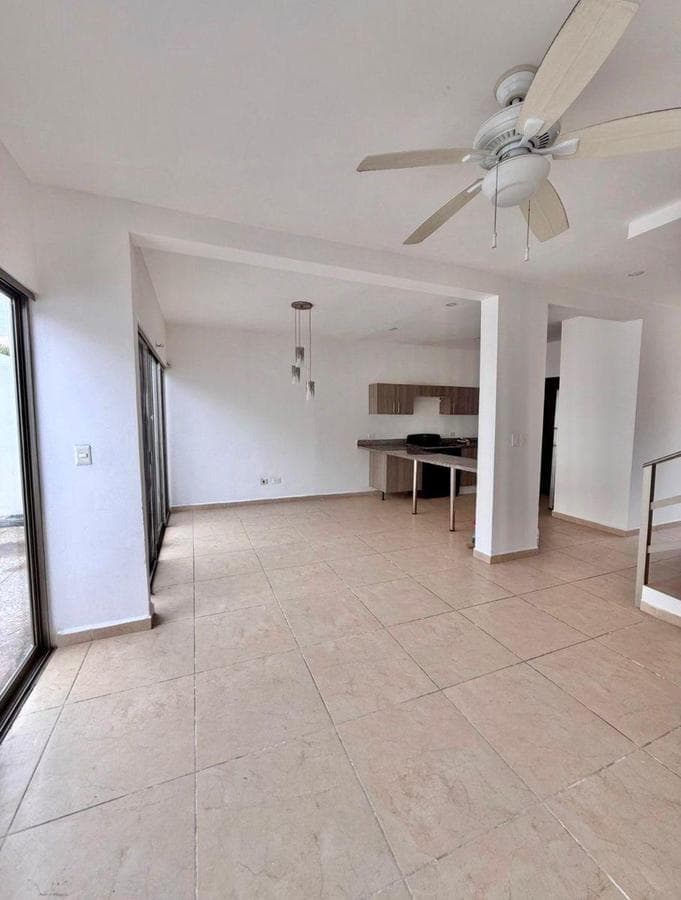 HOUSE FOR RENT IN ASTORIA NEAR AMENITIES