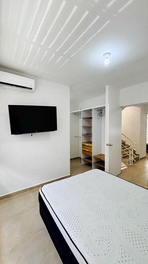 FURNISHED HOUSE FOR RENT IN JARDINES DEL SUR 6