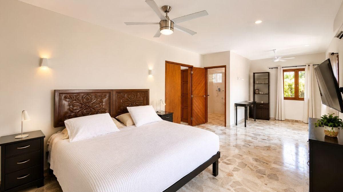 HOUSE FOR SALE IN SM 2A, CANCUN, WITH ITS OWN POOL