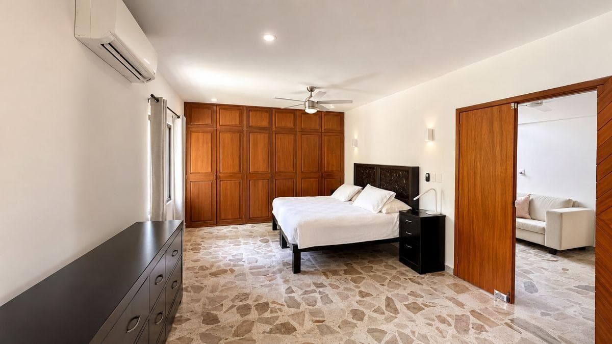 HOUSE FOR SALE IN SM 2A, CANCUN, WITH ITS OWN POOL