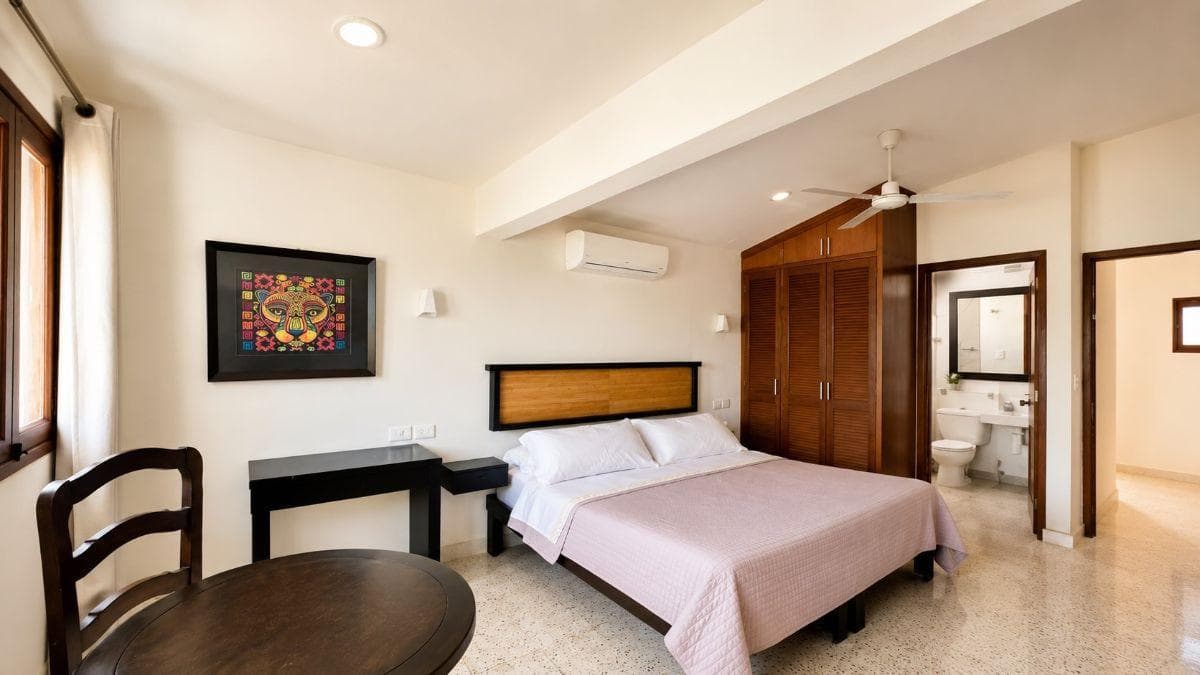 HOUSE FOR SALE IN SM 2A, CANCUN, WITH ITS OWN POOL