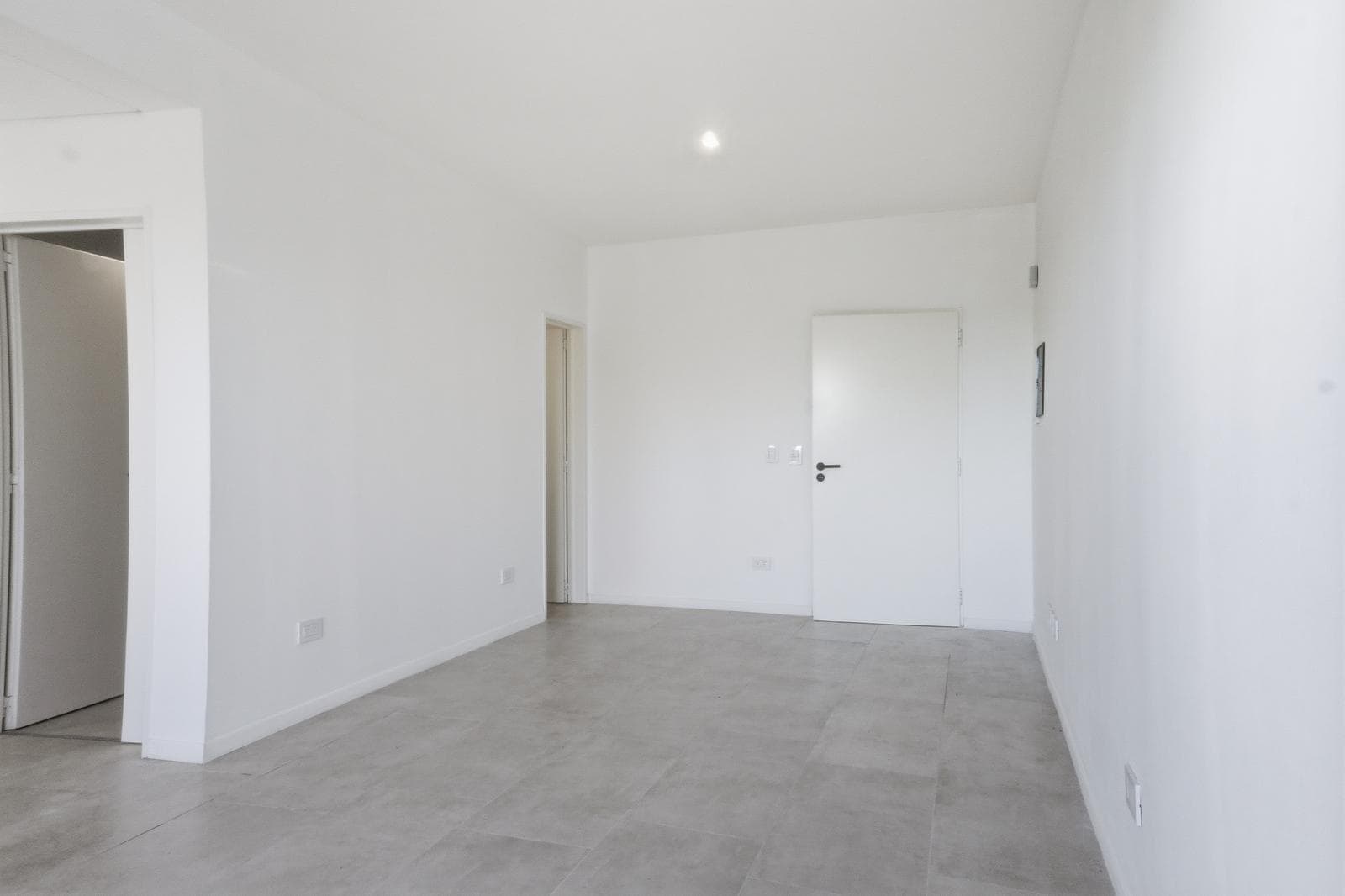 FOR SALE: 3-Bedroom Apartment with Garage and Amenities in Tortugas Golfers