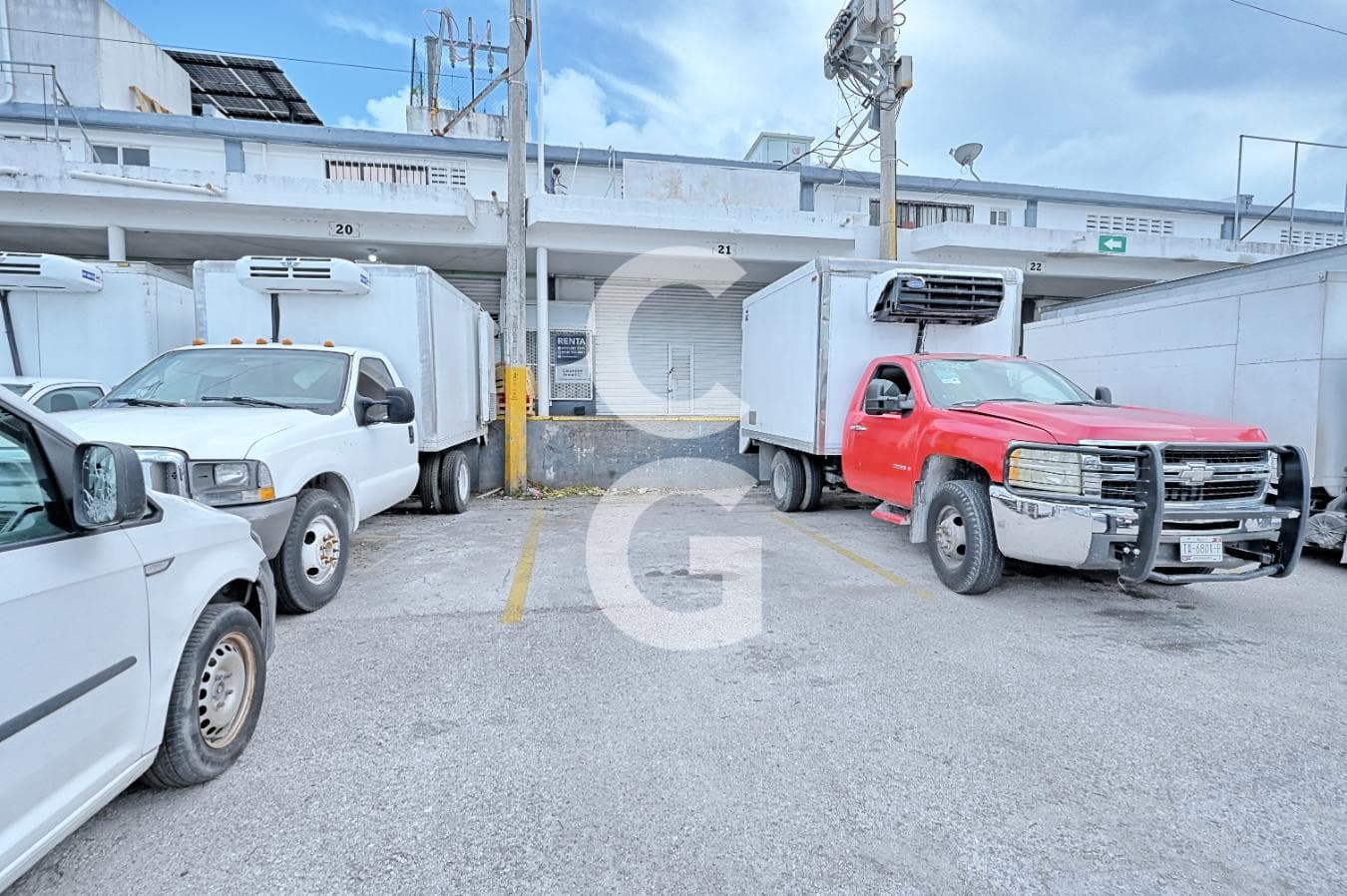 Warehouse for Rent at the Cancún Central Market with 2 Cold Storage Rooms, 194 m2