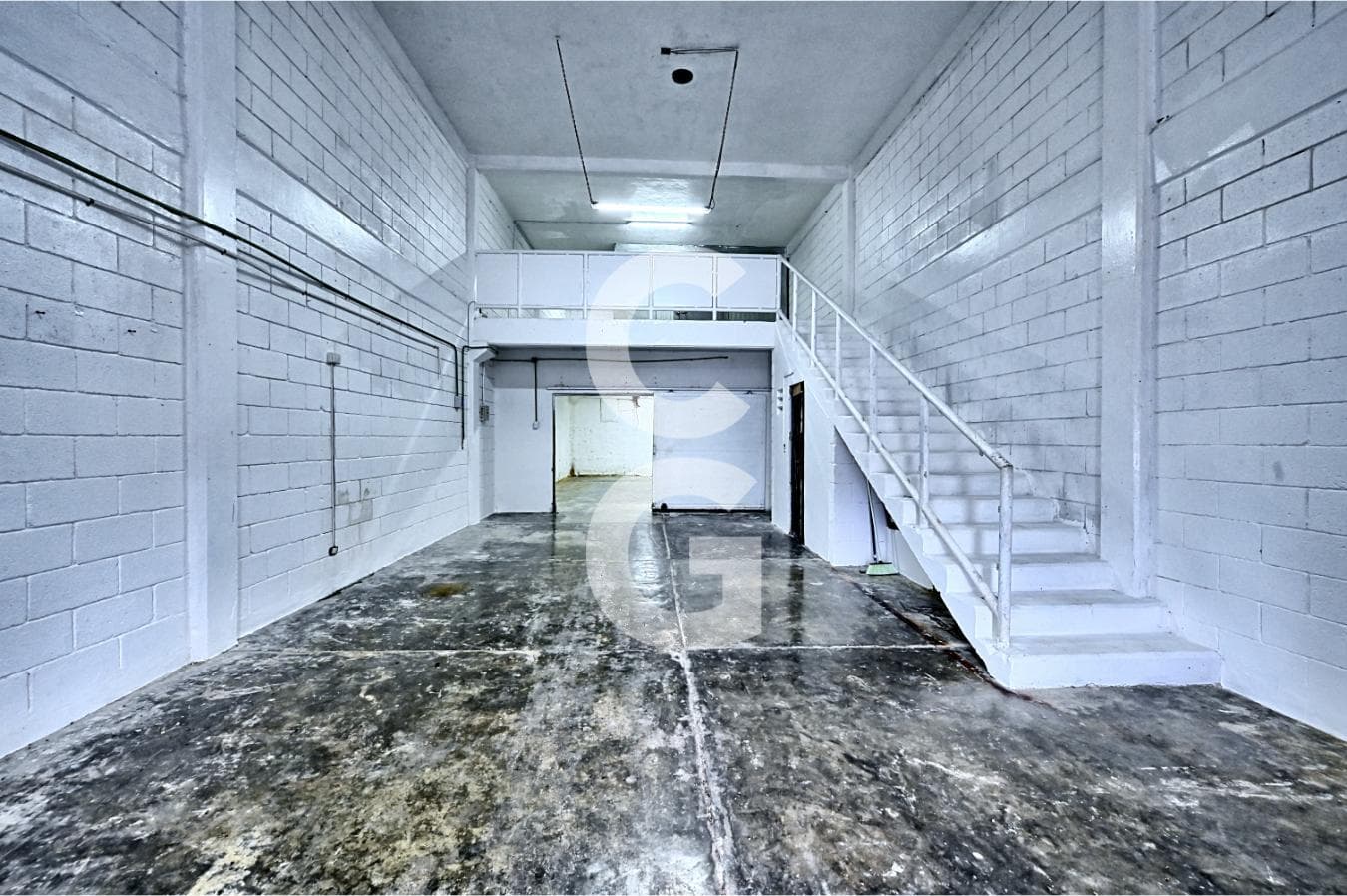 Warehouse for Rent at the Cancún Central Market with 2 Cold Storage Rooms, 194 m2