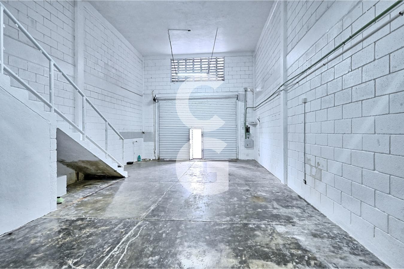 Warehouse for Rent at the Cancún Central Market with 2 Cold Storage Rooms, 194 m2