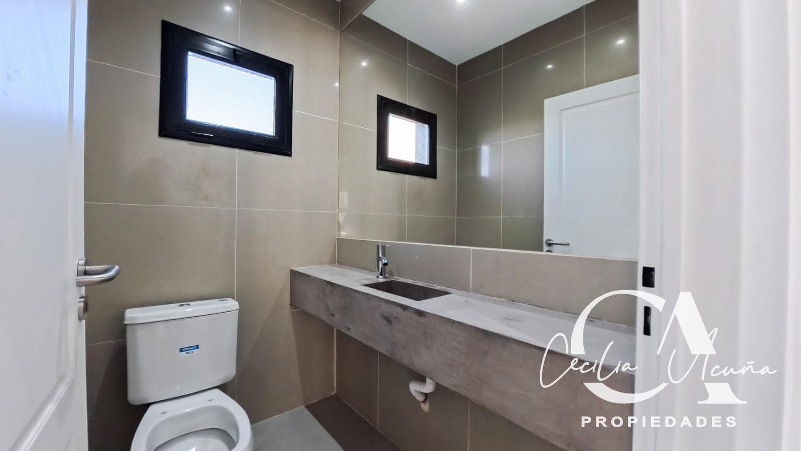 House for Sale in Country San Sebastian