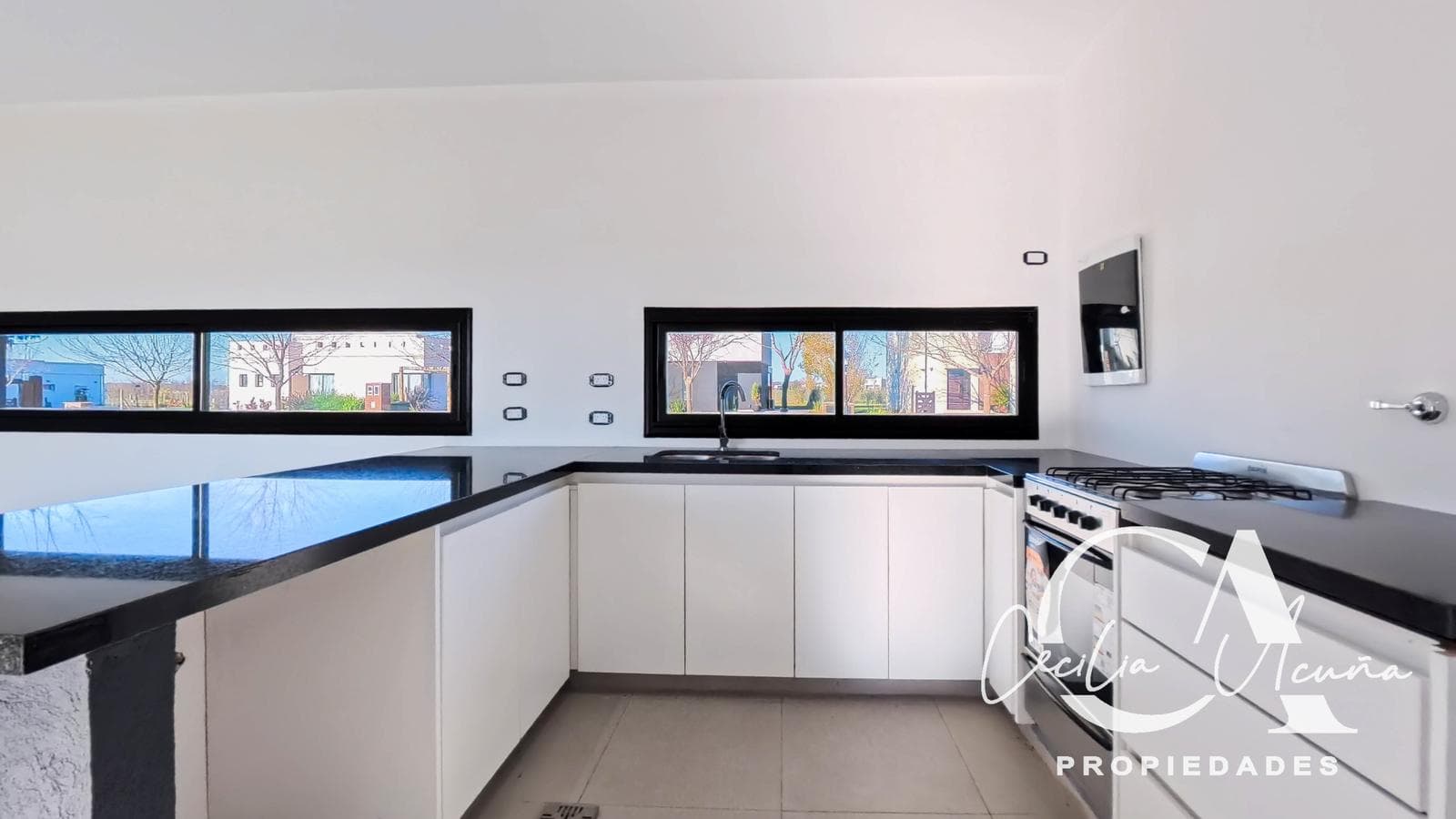 House for Sale in Country San Sebastian