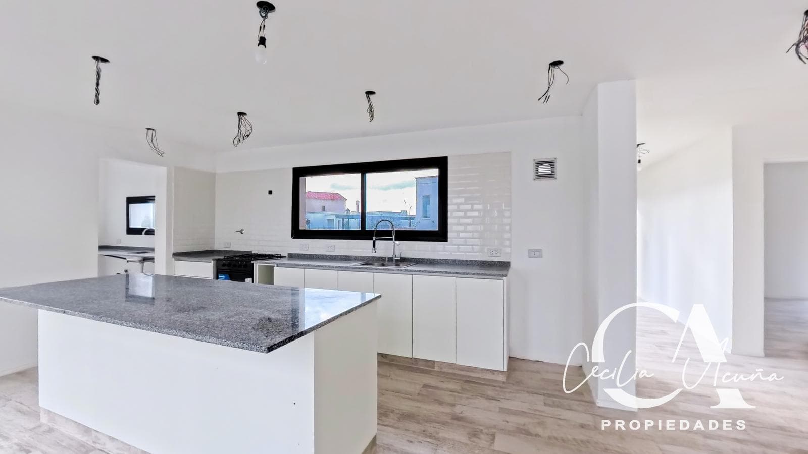 House for Sale in La Laguna, San Sebastián
