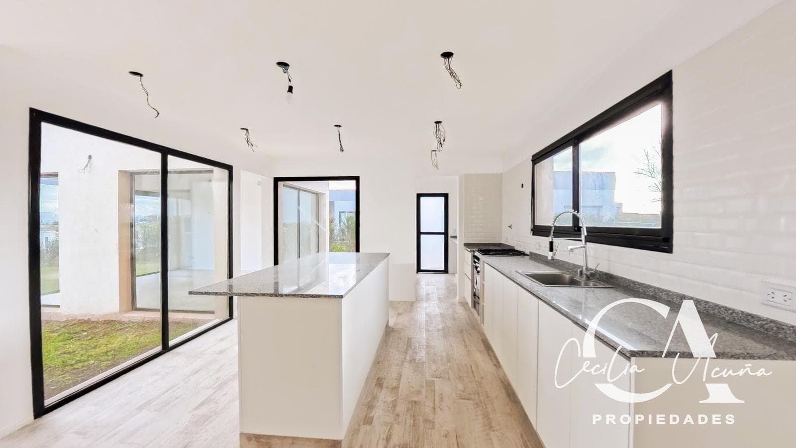 House for Sale in La Laguna, San Sebastián