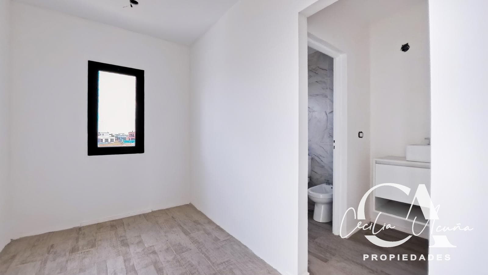 House for Sale in La Laguna, San Sebastián