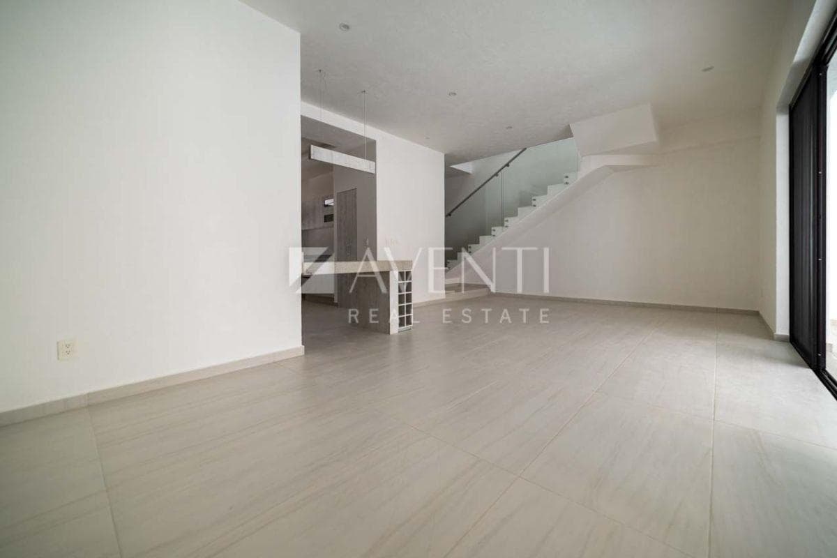 House for Sale and Rent, Rio Residencial, Cancún.