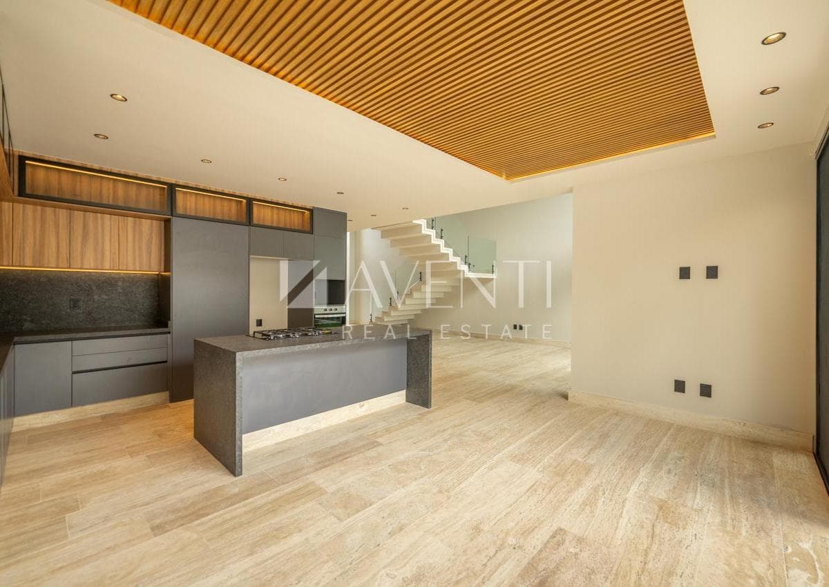 House for Sale in the Vía Cumbres Residential Community in Cancún.