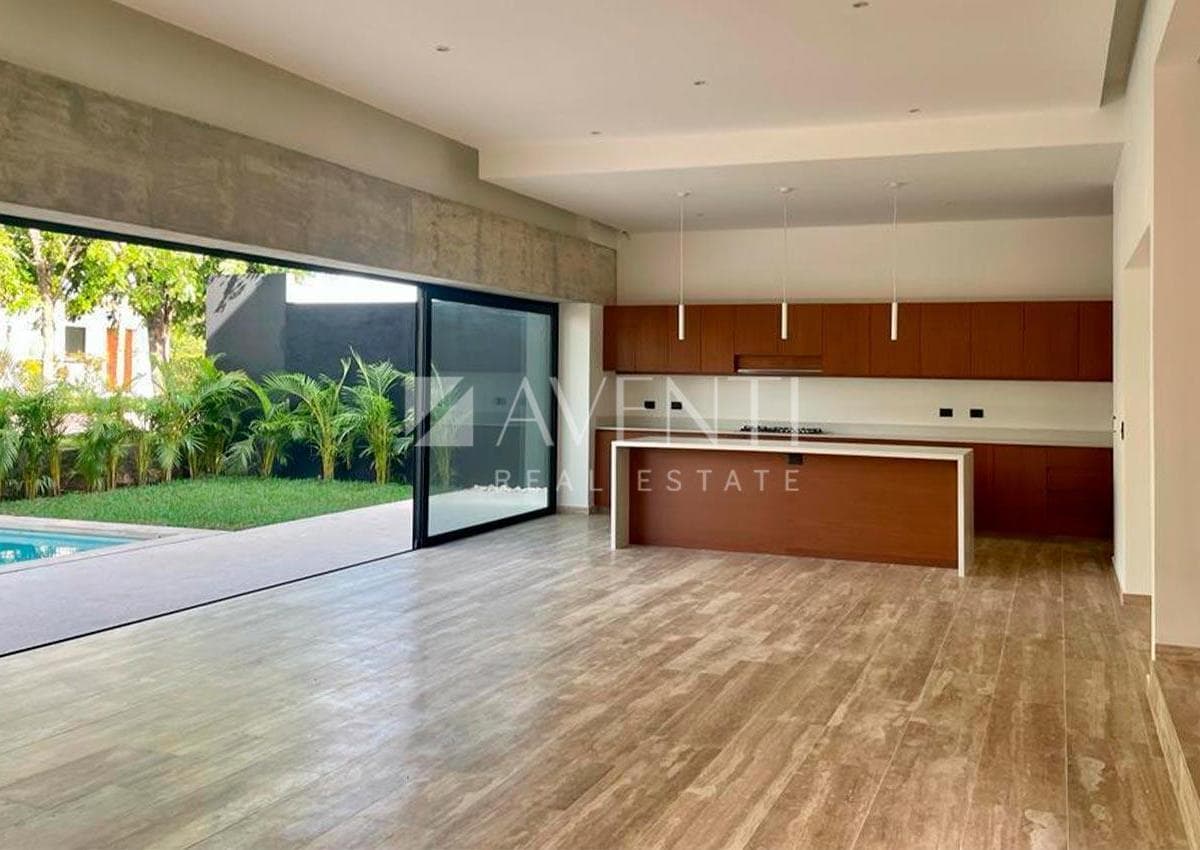 House for Sale, Lagos del Sol Residential Community, Cancún, Quintana Roo.