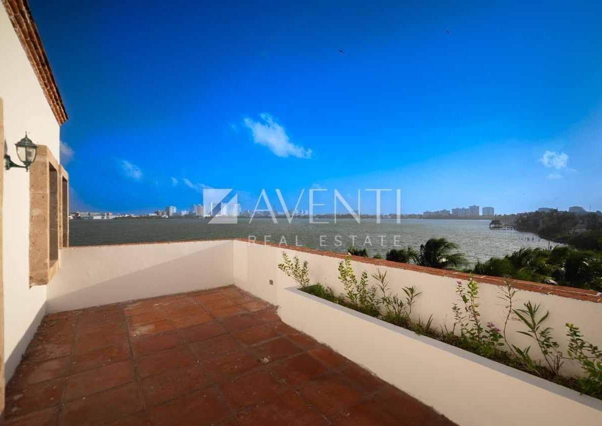 House for Sale in the Pok Ta Pok Residential Complex in Cancún's Hotel Zone