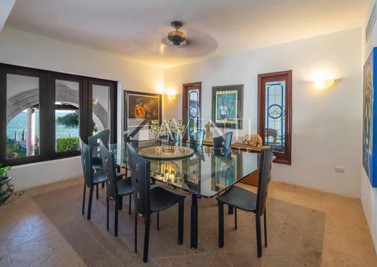 House for Sale in the Pok Ta Pok Residential Complex in Cancún's Hotel Zone