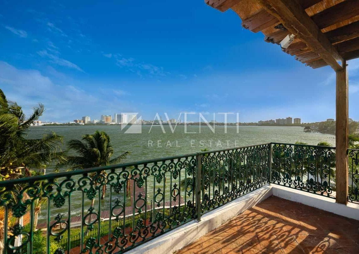 House for Sale in the Pok Ta Pok Residential Complex in Cancún's Hotel Zone