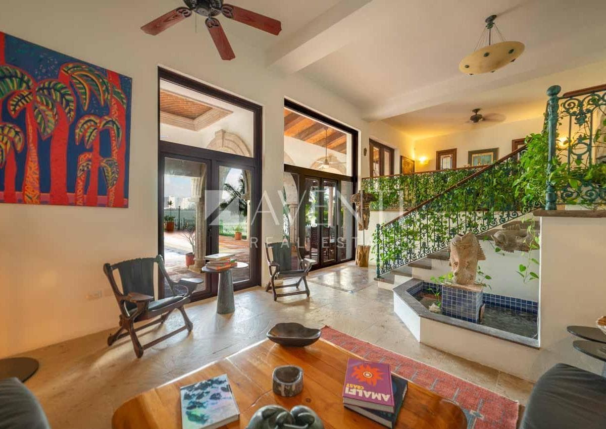 House for Sale in the Pok Ta Pok Residential Complex in Cancún's Hotel Zone