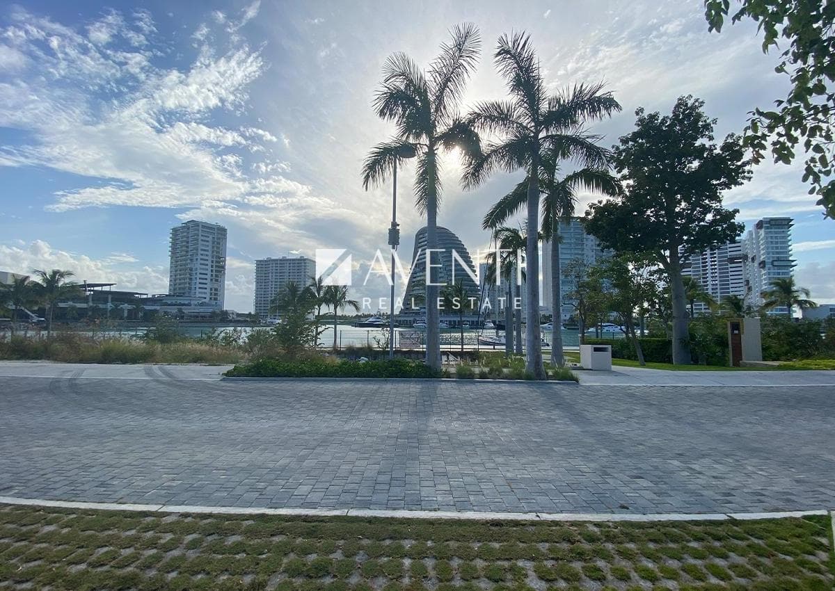 Land for Sale, La Marina Residencial, Cancún.