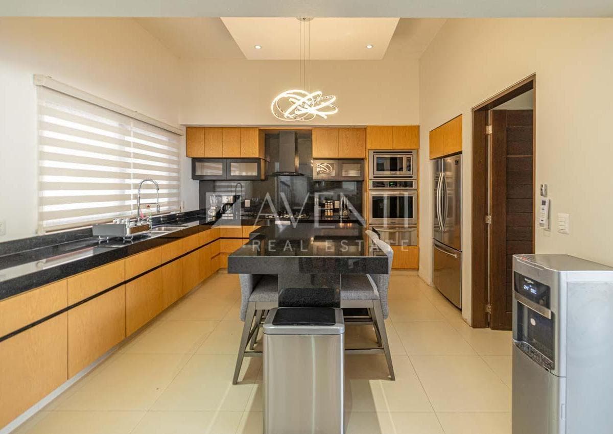 Furnished House for Sale, Lagos del Sol Residential Complex, Cancún.