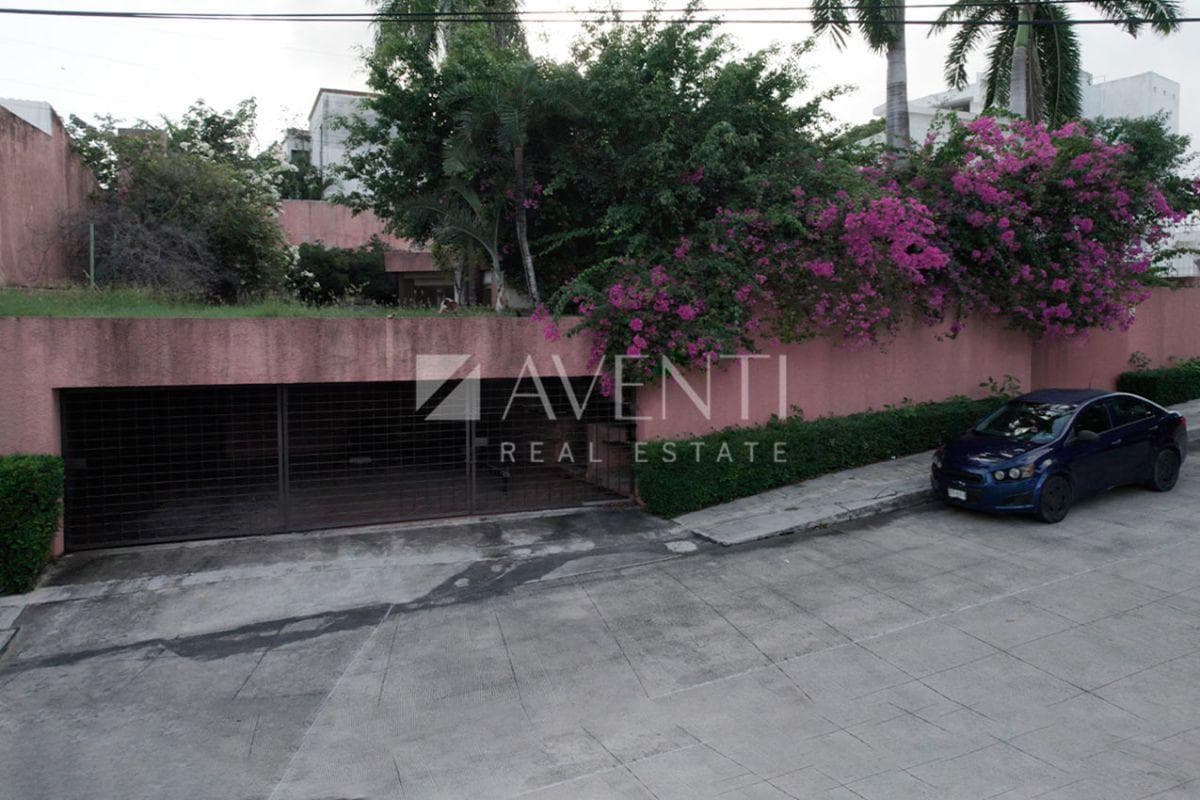 Mixed-use land for sale in SM3 in downtown Cancún