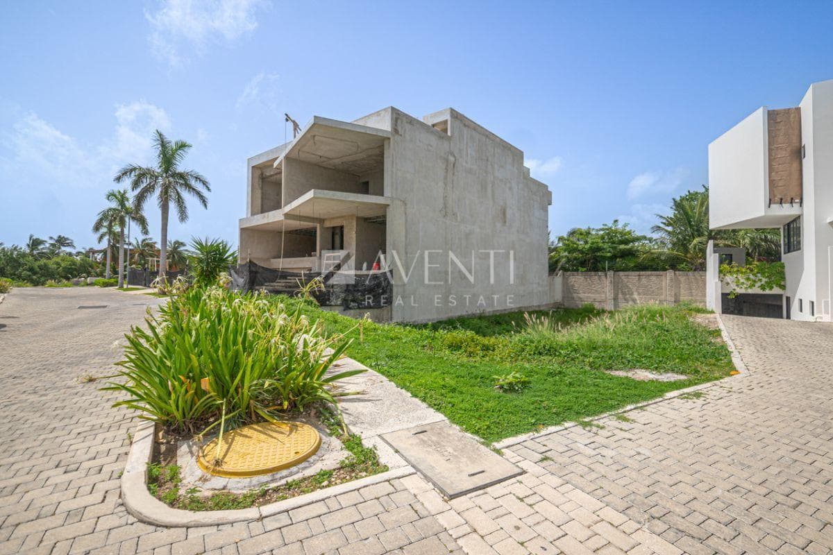 Lot for Sale, Laguna I, Puerto Cancún, Quintana Roo.